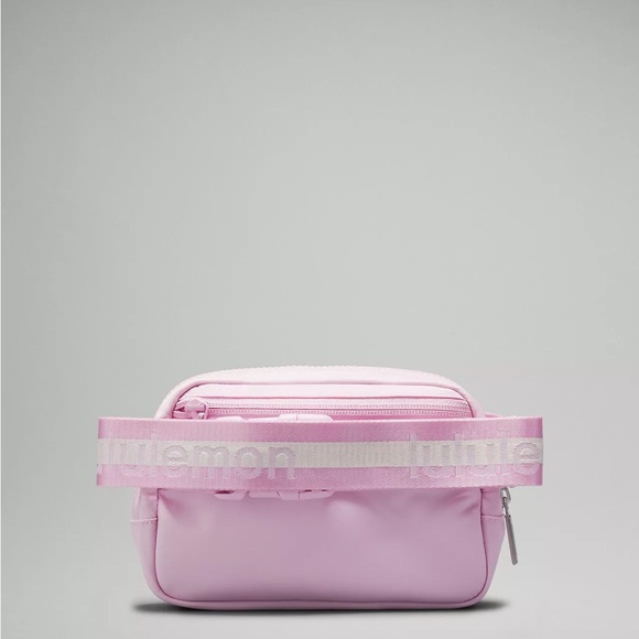 Lululemon Everywhere Belt Bag 1L Wordmark- Vitapink/White Opal/White - Picture 6 of 9